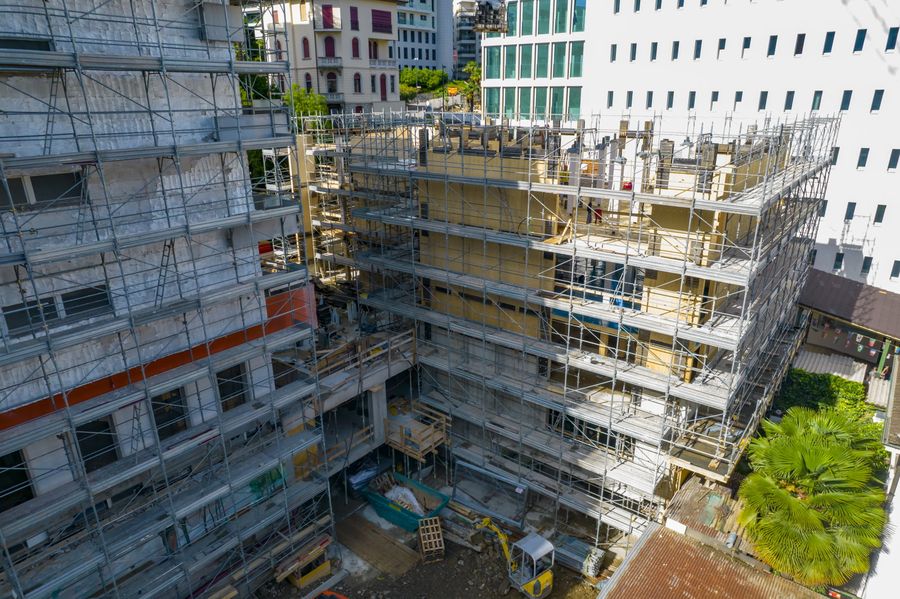 Tra gli edifici esistenti, come il primo
